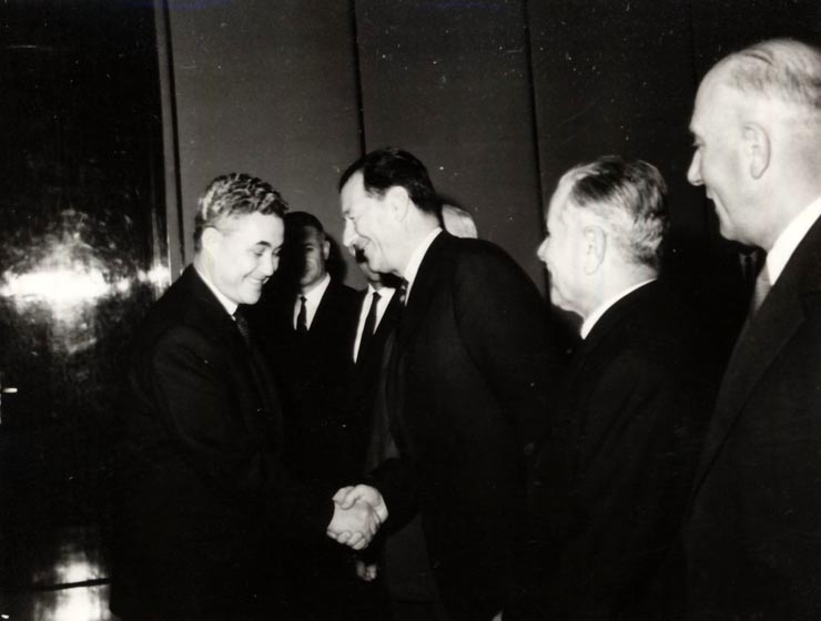 Decorarea lui Ion (Iancu) Olteanu cu Ordinul „Tudor Vladimirescu” cls. I-a, pentru activitate îndelungată în mişcarea muncitorească. (10 XII 1966)
