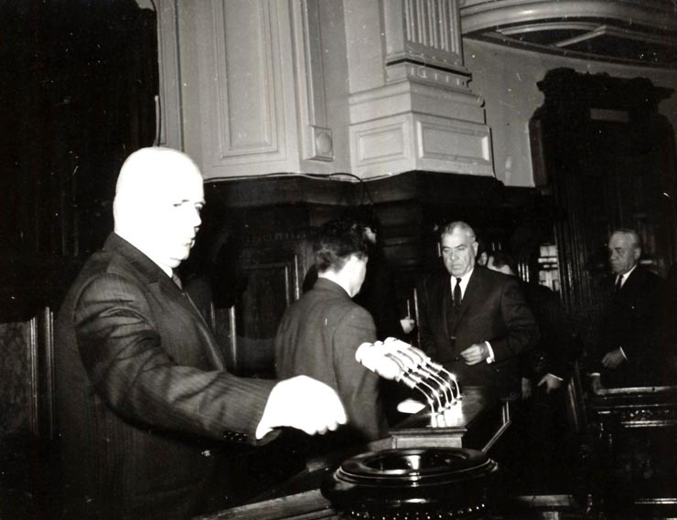 Aspect de la cea de a VI-a sesiune a Marii Adunări Naţionale. (26-29 XII 1966)