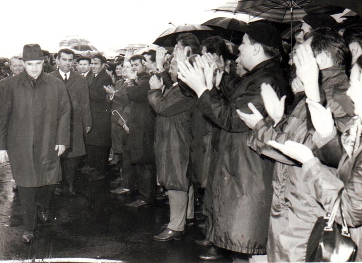 Plecarea la Moscova a delegaţiei de partid şi guvernamentale condusă de Nicolae Ceauşescu, pentru a participa la şedinţa C.A.E.R.       (18 mai 1970). 