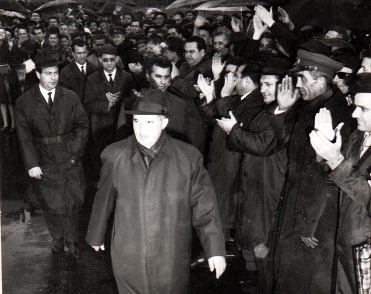 Întoarcerea de la Moscova a lui Nicolae Ceauşescu, secretar general al P.C.R, preşedintele Consiliului de Stat al R.S.R.     (18 mai 1970).