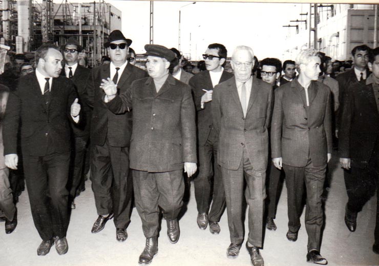Nicolae Ceauşescu, secretar general al P.C.R, în vizită de lucru la Uzina de sârmă din Buzău.     (26  mai 1970).