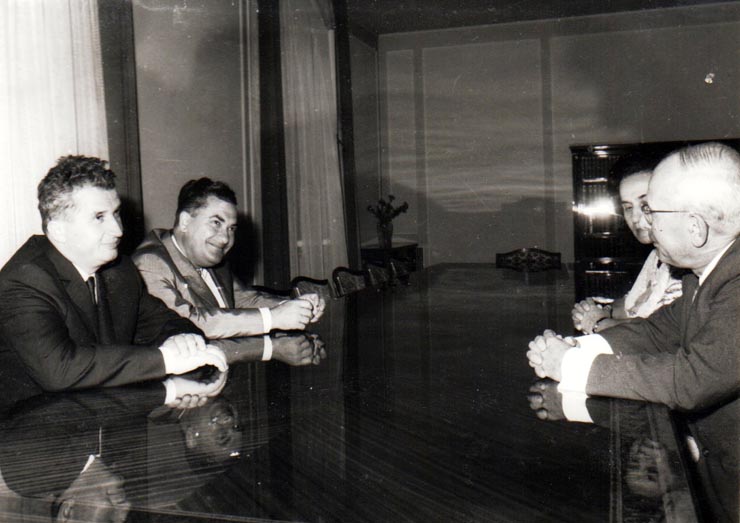 Primirea la Nicolae Ceauşescu a lui Jean Vincent, membru al Biroului Politic al Secretariatului Colectiv al Partidului Elveţian al Muncii.           (26 august 1970).