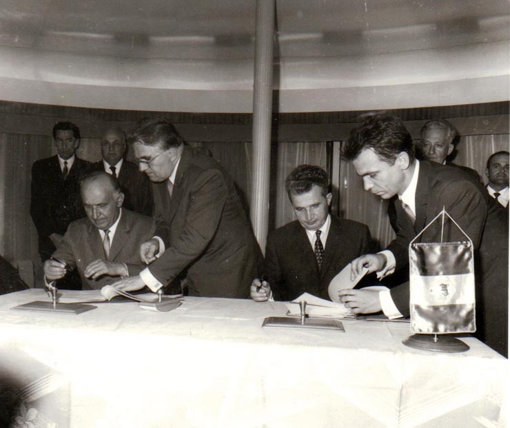 Ruse. R.P. Bulgaria. Convorbiri oficiale între delegaţiile de partid şi guvernamentale ale R.S. Bulgaria şi R.S.R. Semnarea declaraţiei comune.      ( septembrie 1970).  