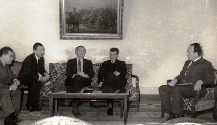 Primirea la Nicolae Ceauşescu a secretarului general al Partidului Comunist din Australia, Laurie Aarons. Aprilie 1971. (17 aprilie 1971).