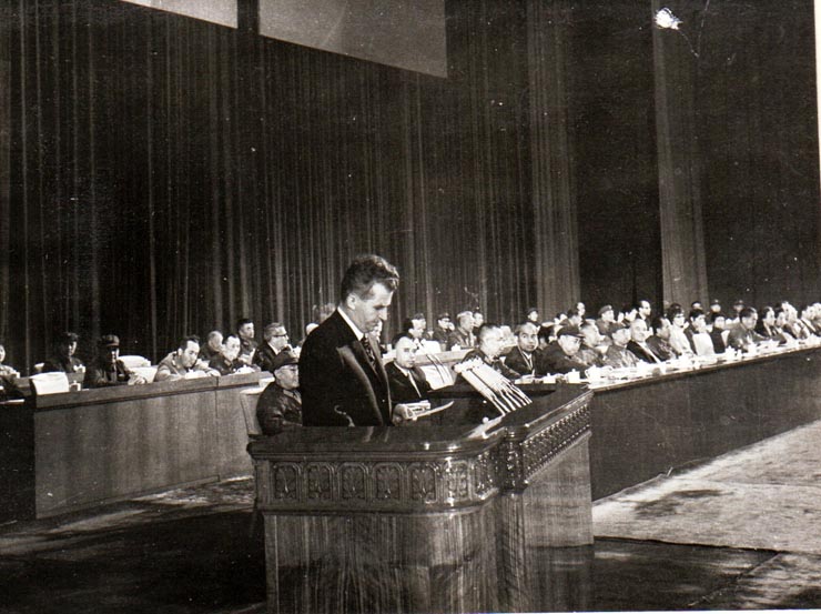 Vizita oficială a delegaţiei de partid şi guvernamentale condusă de Nicolae Ceauşescu în Republica Populară Chineză – miting la Pekin.   (8 iunie 1971).
